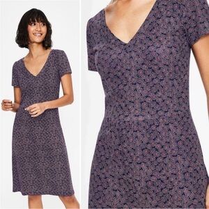 Boden Penelope Jersey V-neck - navy floral Short Sleeve Dress size 6
